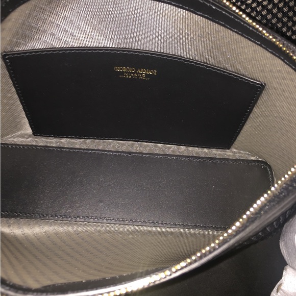 Authentic Giorgio Armani Medium embroidered mesh bucket bag with shoulder strap - Picture 8 of 11